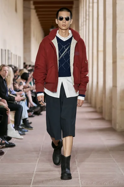 Look 19